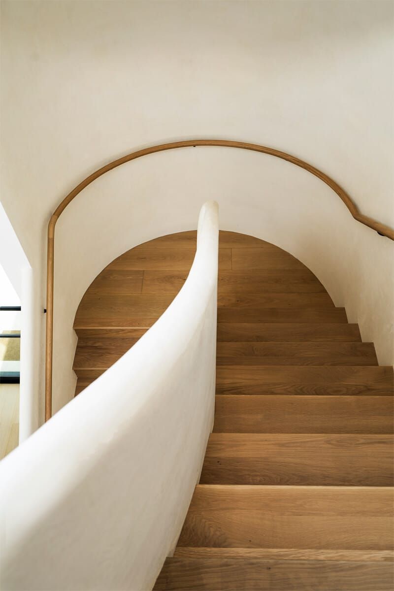 Sculptural curved staircase